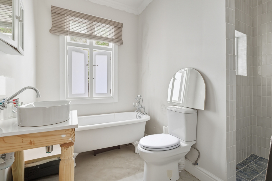 2 Bedroom Property for Sale in Vredehoek Western Cape